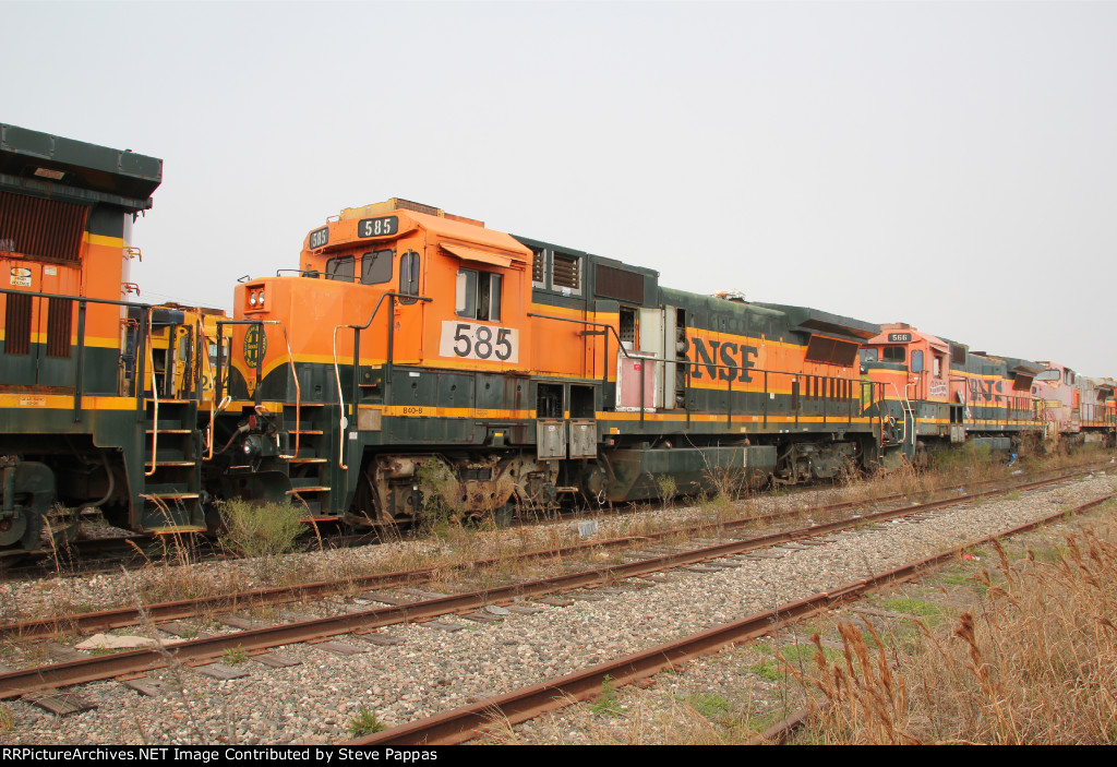 BNSF 585